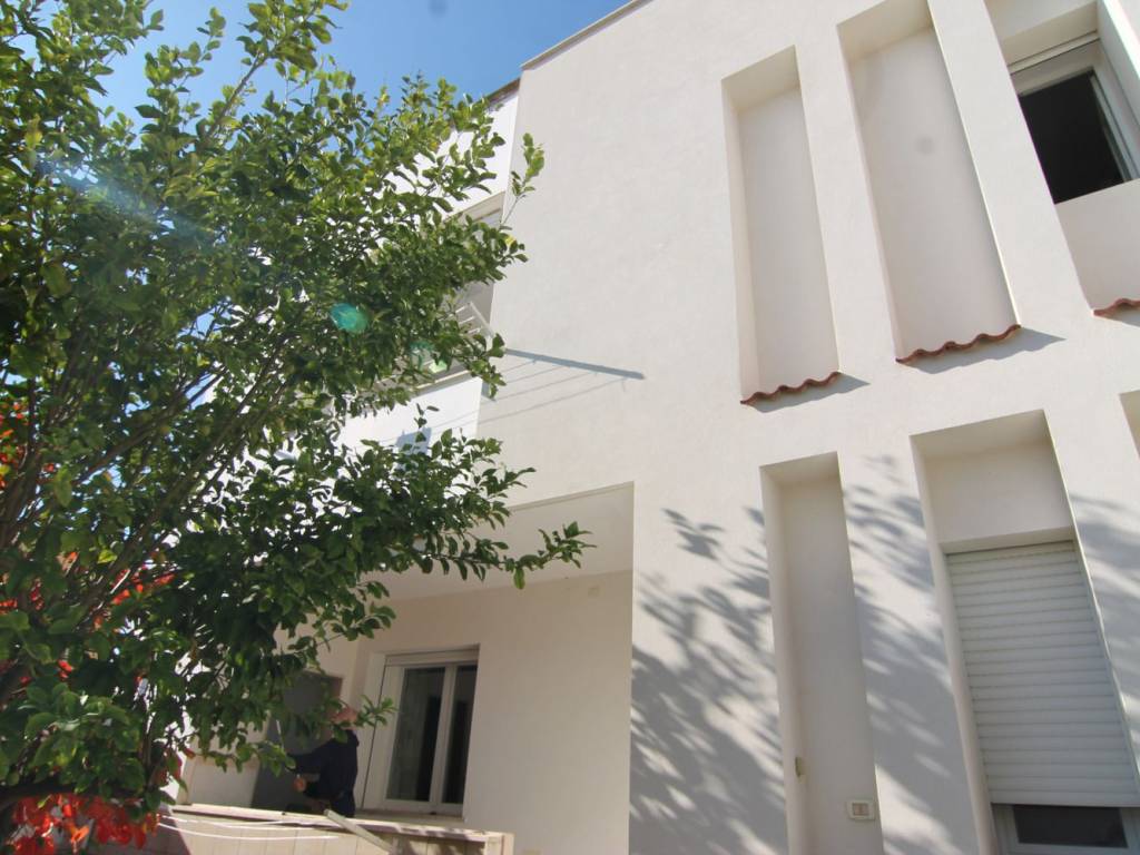 casa indipendente in vendita a Lizzano