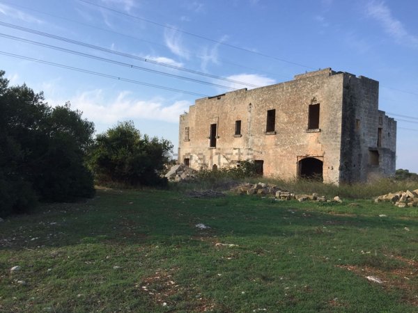 pentavano in vendita a Manduria
