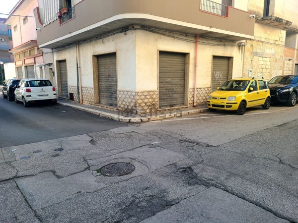 locale commerciale in vendita a Manduria