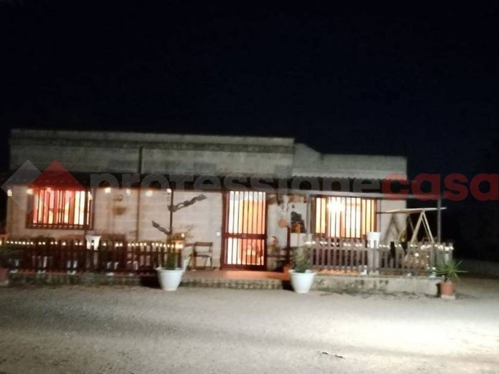 casa indipendente in vendita a Manduria
