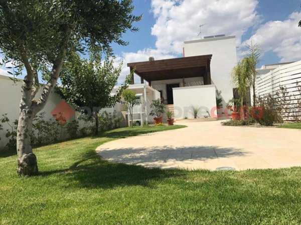 casa indipendente in vendita a Manduria
