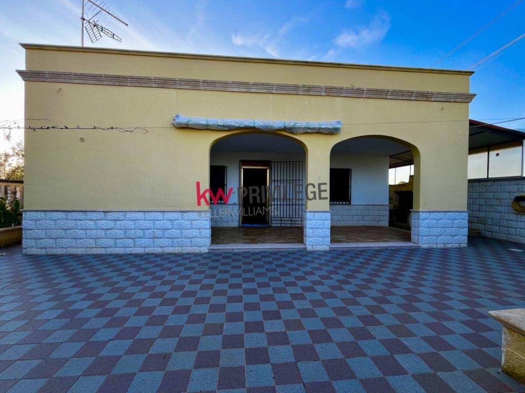 casa indipendente in vendita a Manduria in zona San Pietro in Bevagna