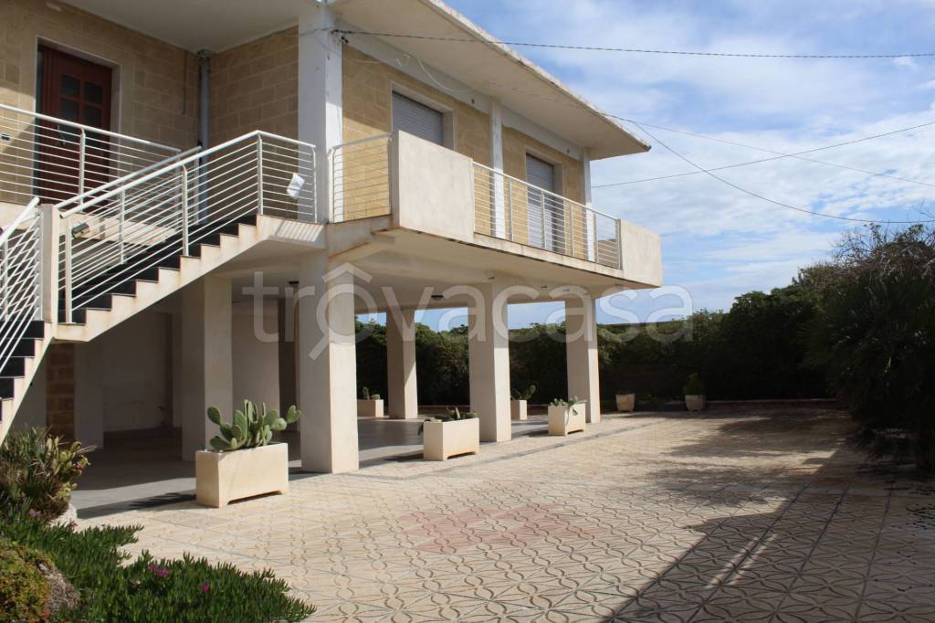 casa indipendente in vendita a Manduria in zona Torre Colimena