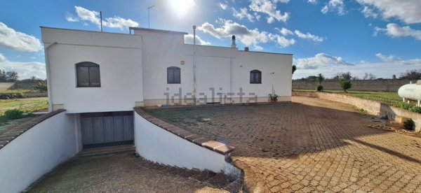 casa indipendente in vendita a Manduria