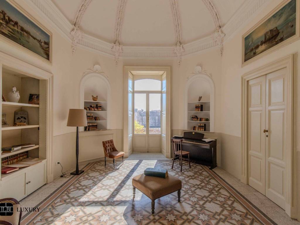 intera palazzina in vendita a Manduria