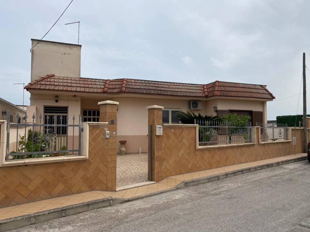 casa indipendente in vendita a Manduria