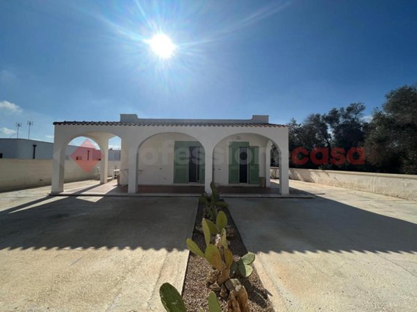 casa indipendente in vendita a Manduria in zona Torre Colimena