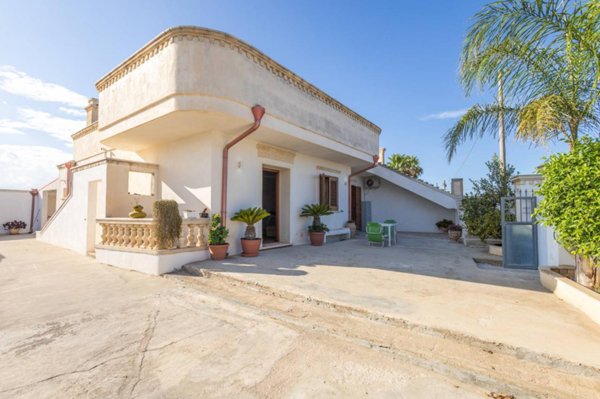 casa indipendente in vendita a Manduria