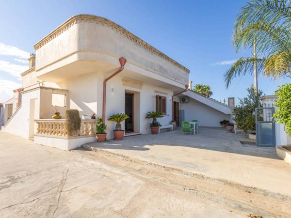 casa indipendente in vendita a Manduria