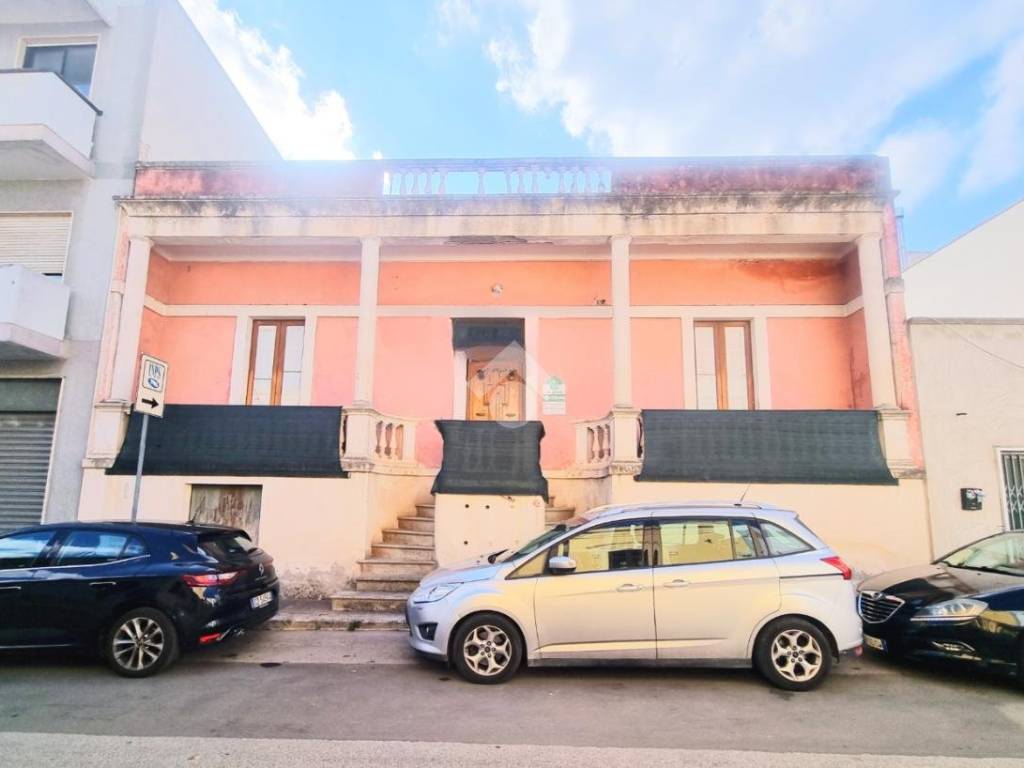 casa indipendente in vendita a Manduria