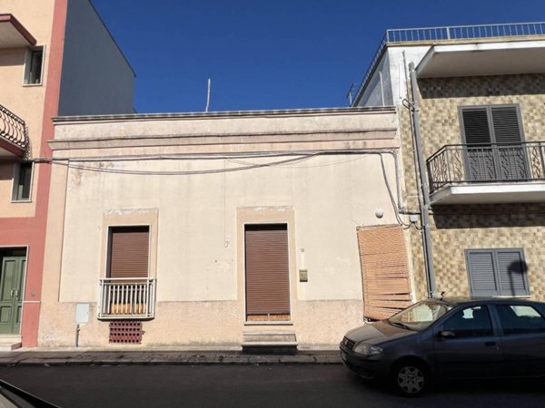 casa indipendente in vendita a Manduria