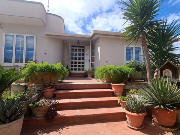 casa indipendente in vendita a Manduria