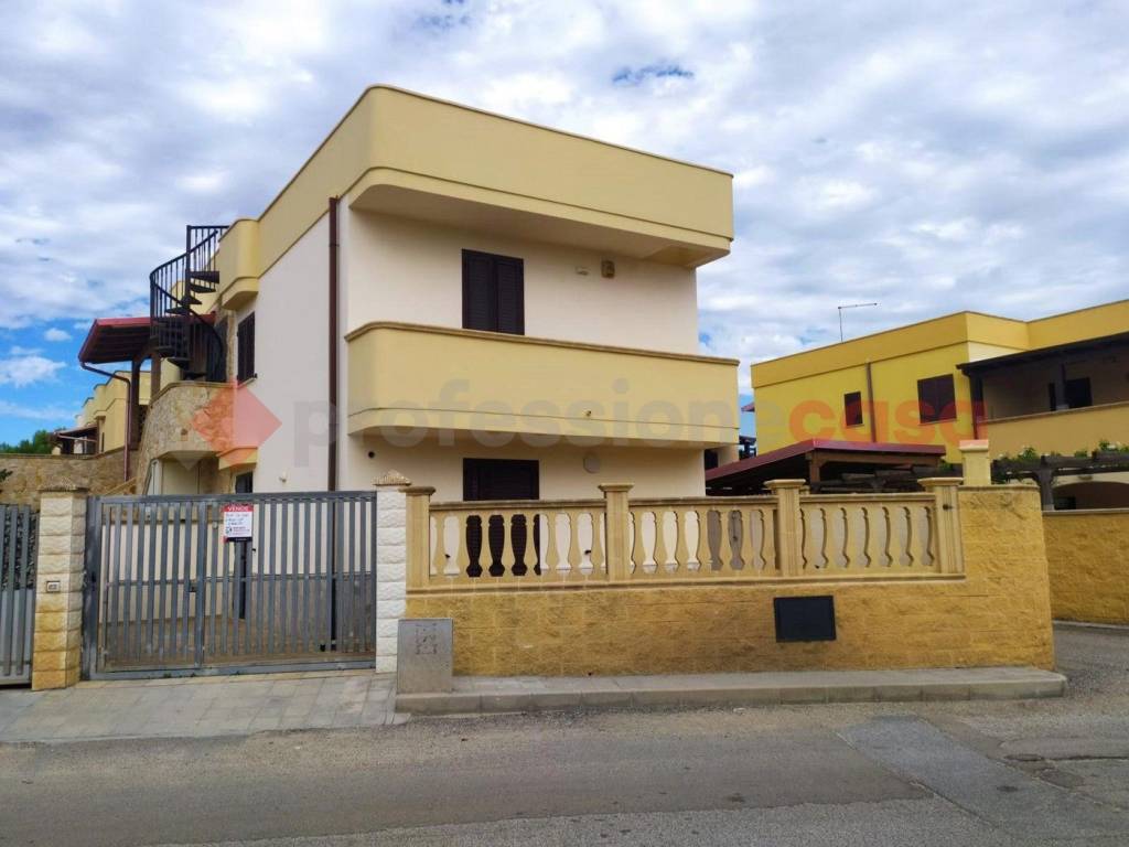 casa indipendente in vendita a Manduria in zona San Pietro in Bevagna