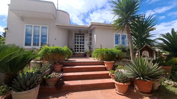 casa indipendente in vendita a Manduria