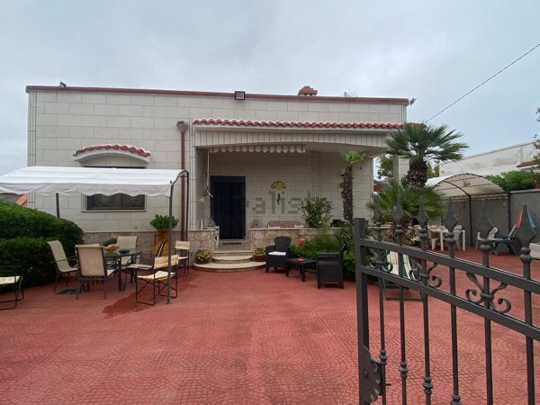 casa indipendente in vendita a Manduria