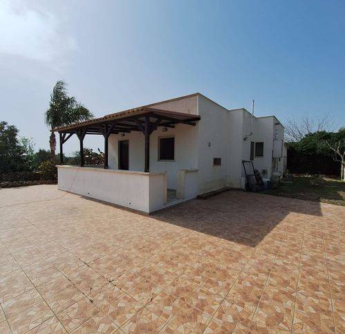 casa indipendente in vendita a Manduria in zona San Pietro in Bevagna