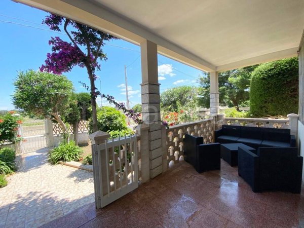 casa indipendente in vendita a Manduria