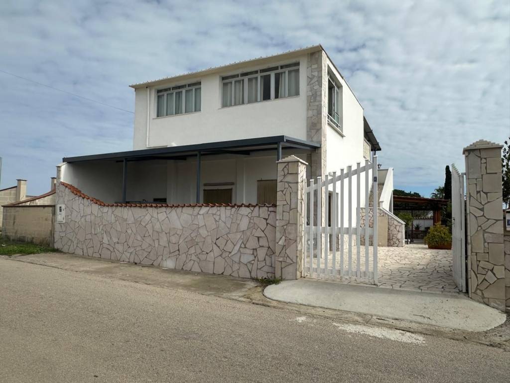 casa indipendente in vendita a Manduria in zona San Pietro in Bevagna