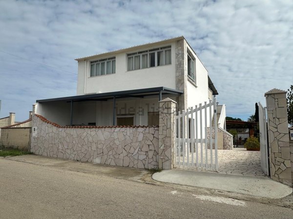 casa indipendente in vendita a Manduria