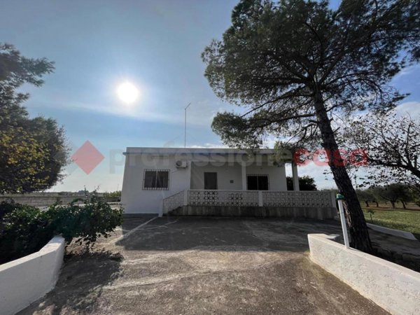 casa indipendente in vendita a Manduria