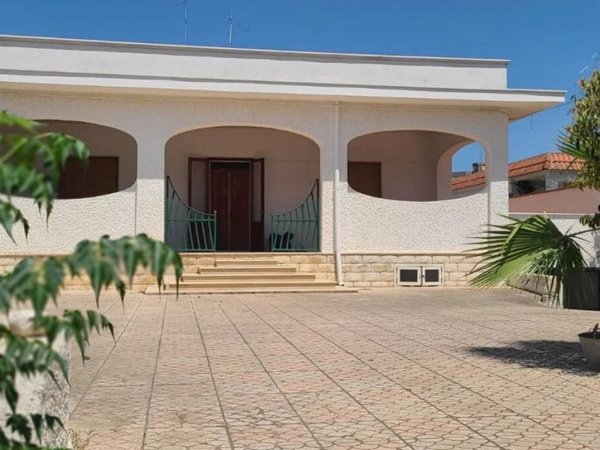 casa indipendente in vendita a Manduria