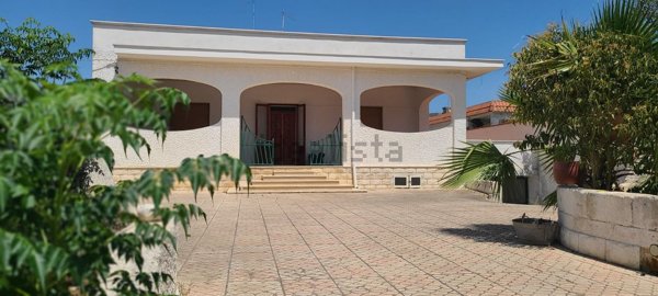 casa indipendente in vendita a Manduria