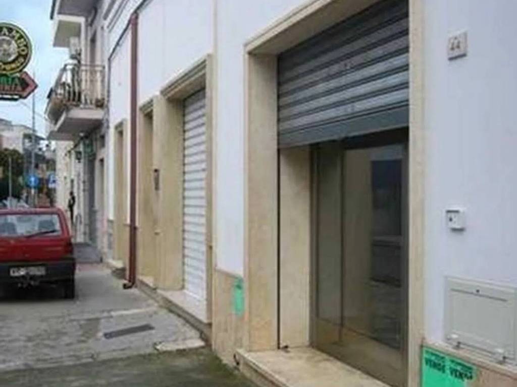 negozio in vendita a Manduria