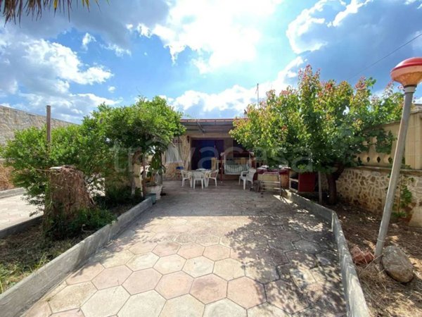 casa indipendente in vendita a Manduria in zona Torre Colimena