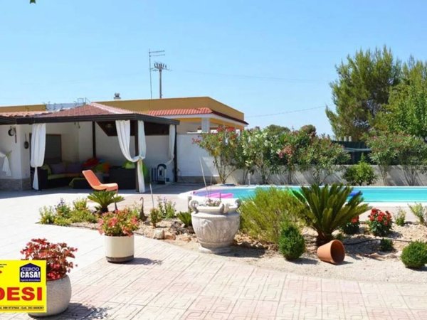 casa indipendente in vendita a Manduria
