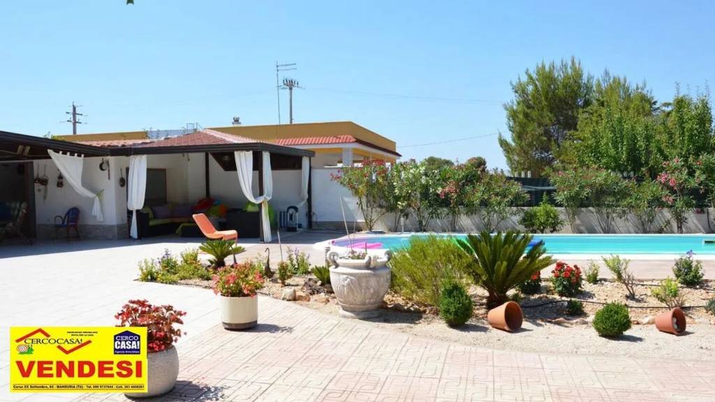 casa indipendente in vendita a Manduria
