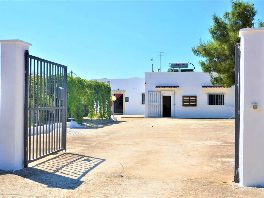 casa indipendente in vendita a Manduria in zona San Pietro in Bevagna