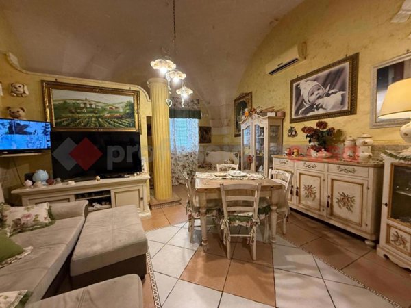 casa indipendente in vendita a Manduria