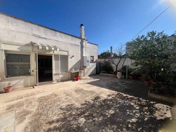 casa indipendente in vendita a Manduria