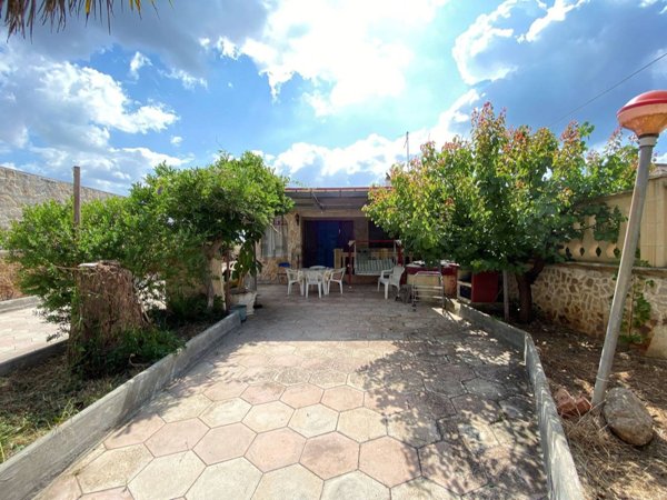 casa indipendente in vendita a Manduria in zona Torre Colimena