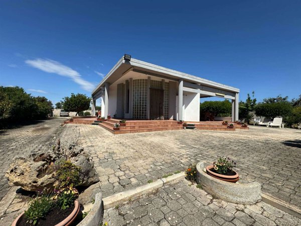 casa indipendente in vendita a Manduria