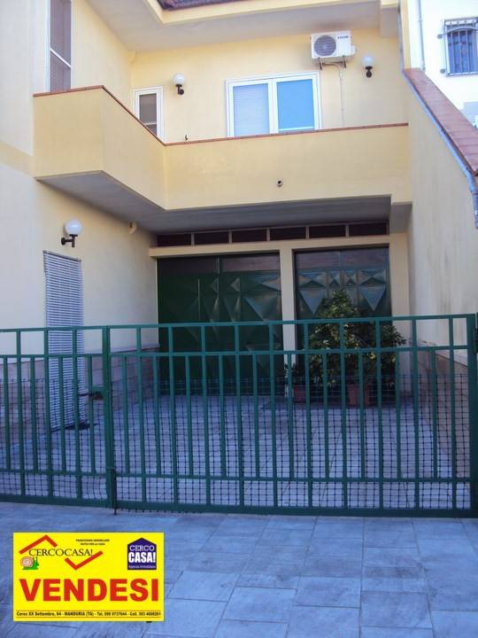 casa indipendente in vendita a Manduria