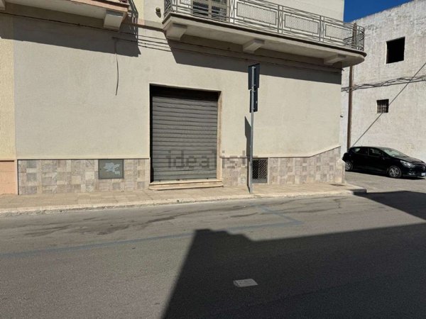 negozio in vendita a Manduria