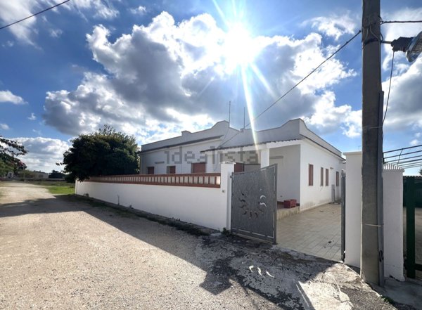 casa indipendente in vendita a Manduria