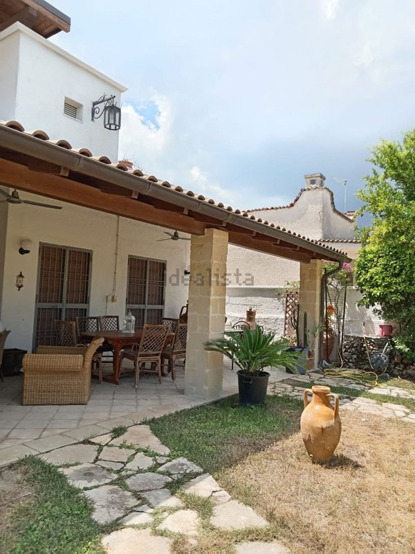 casa indipendente in vendita a Manduria