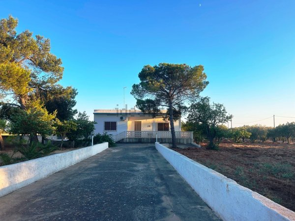 casa indipendente in vendita a Manduria