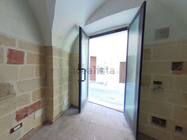 locale commerciale in vendita a Manduria