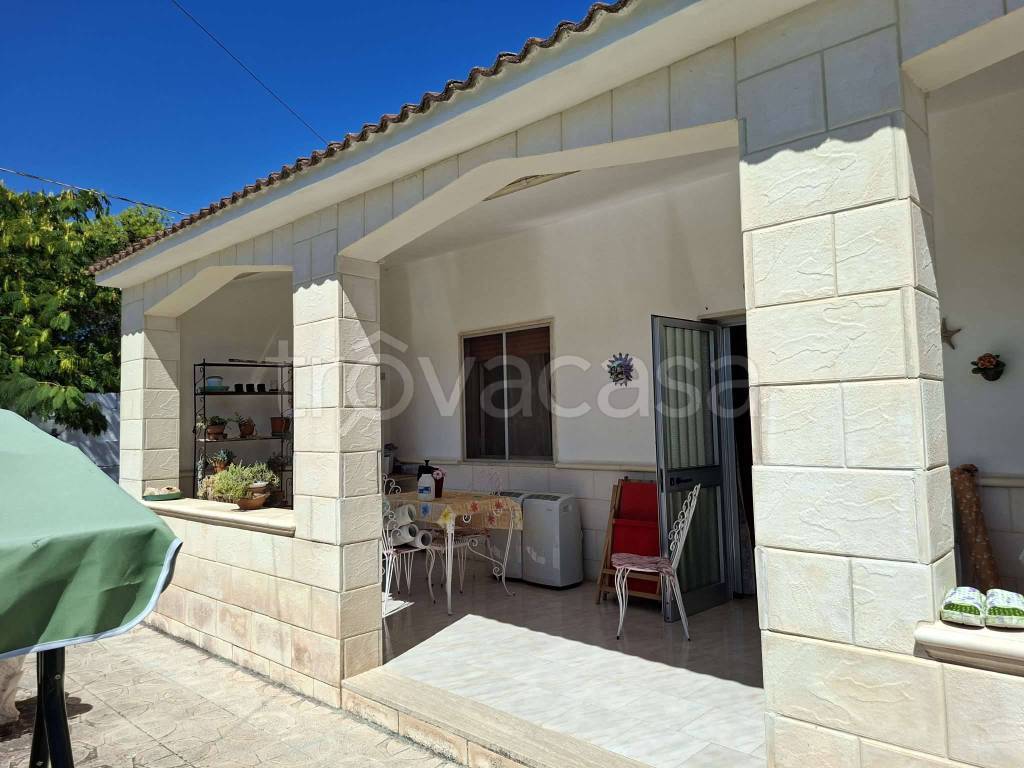 casa indipendente in vendita a Manduria