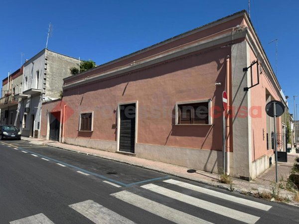 casa indipendente in vendita a Manduria