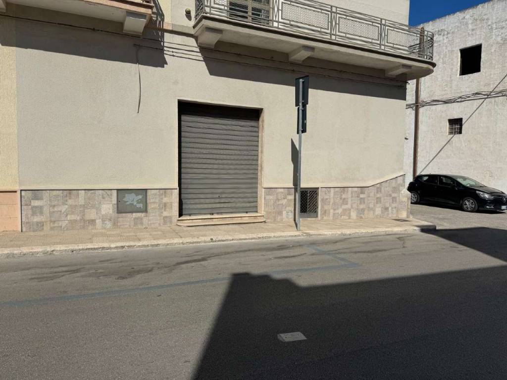 negozio in vendita a Manduria
