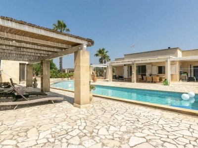 casa indipendente in vendita a Manduria