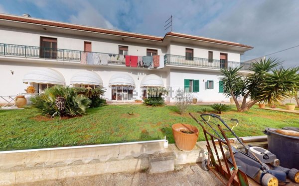 casa indipendente in vendita a Manduria