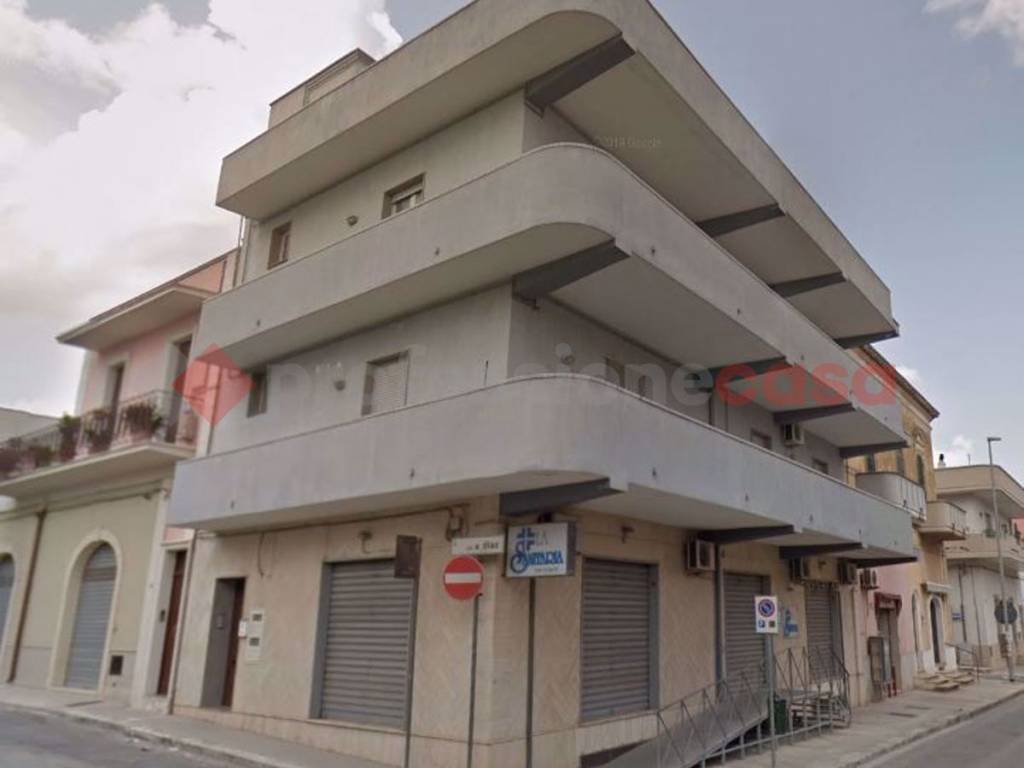 intera palazzina in vendita a Manduria