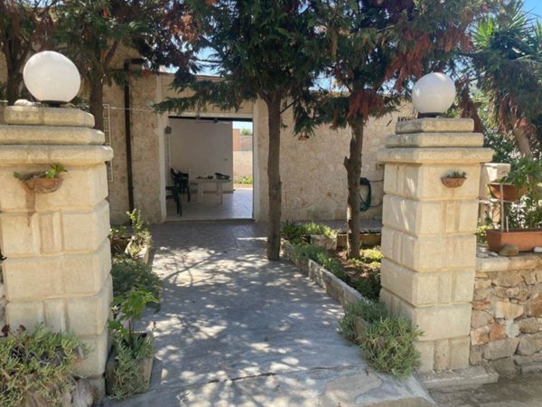 casa indipendente in vendita a Manduria