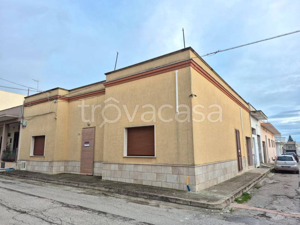 casa indipendente in vendita a Manduria