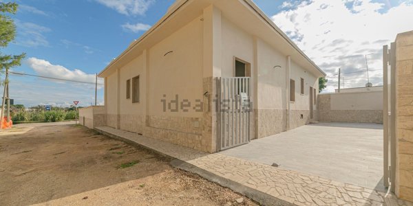 casa indipendente in vendita a Manduria